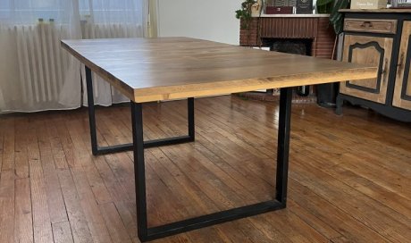 Création d'une table à manger sur mesure aux Avenieres 